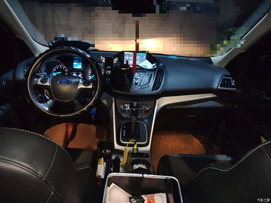 Ford Kuga, 2015 13