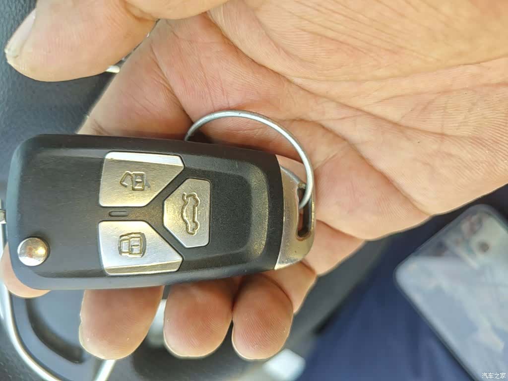 Wuling 310W, 2020 9