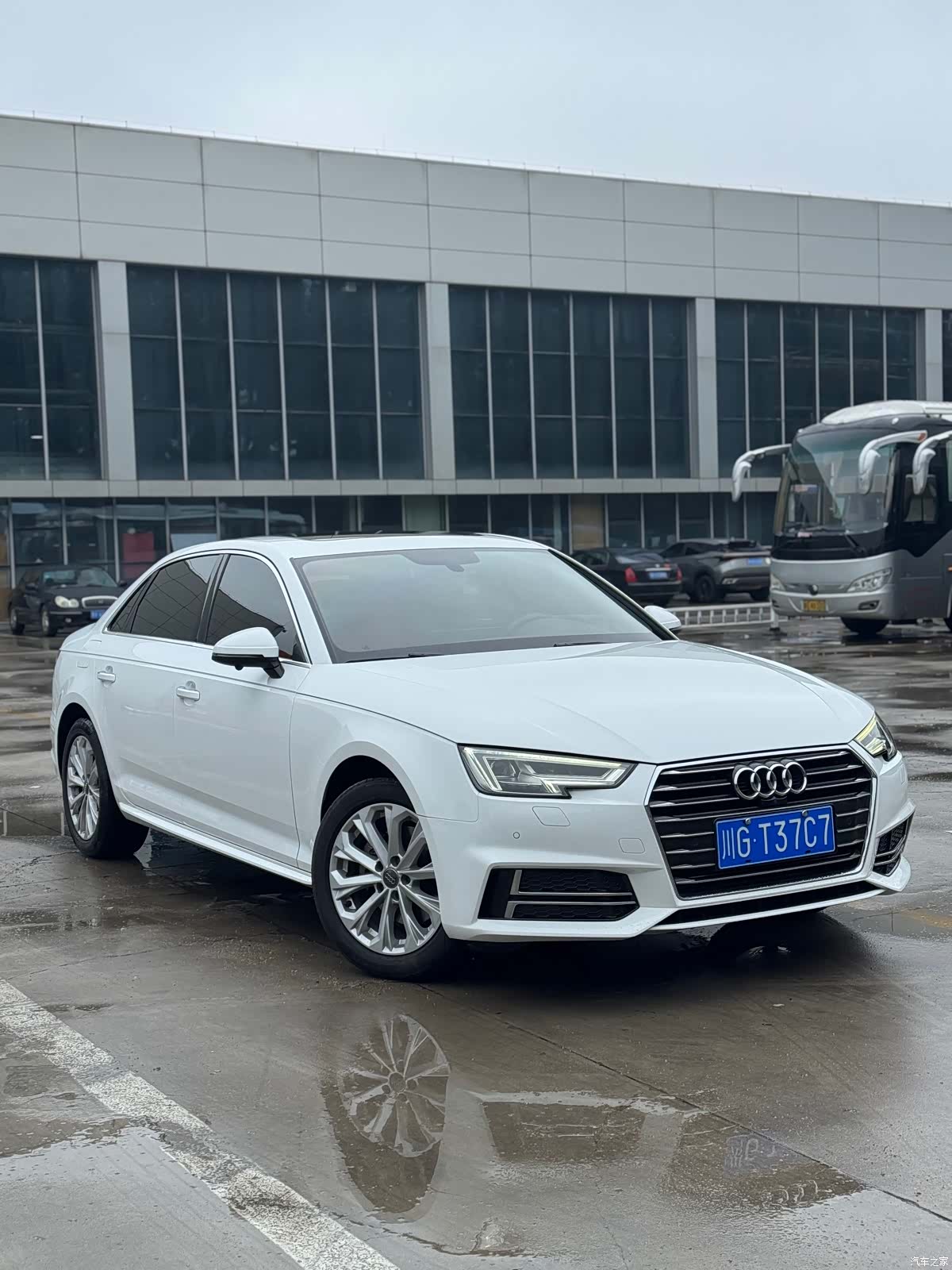 Audi A4L, 2019 1