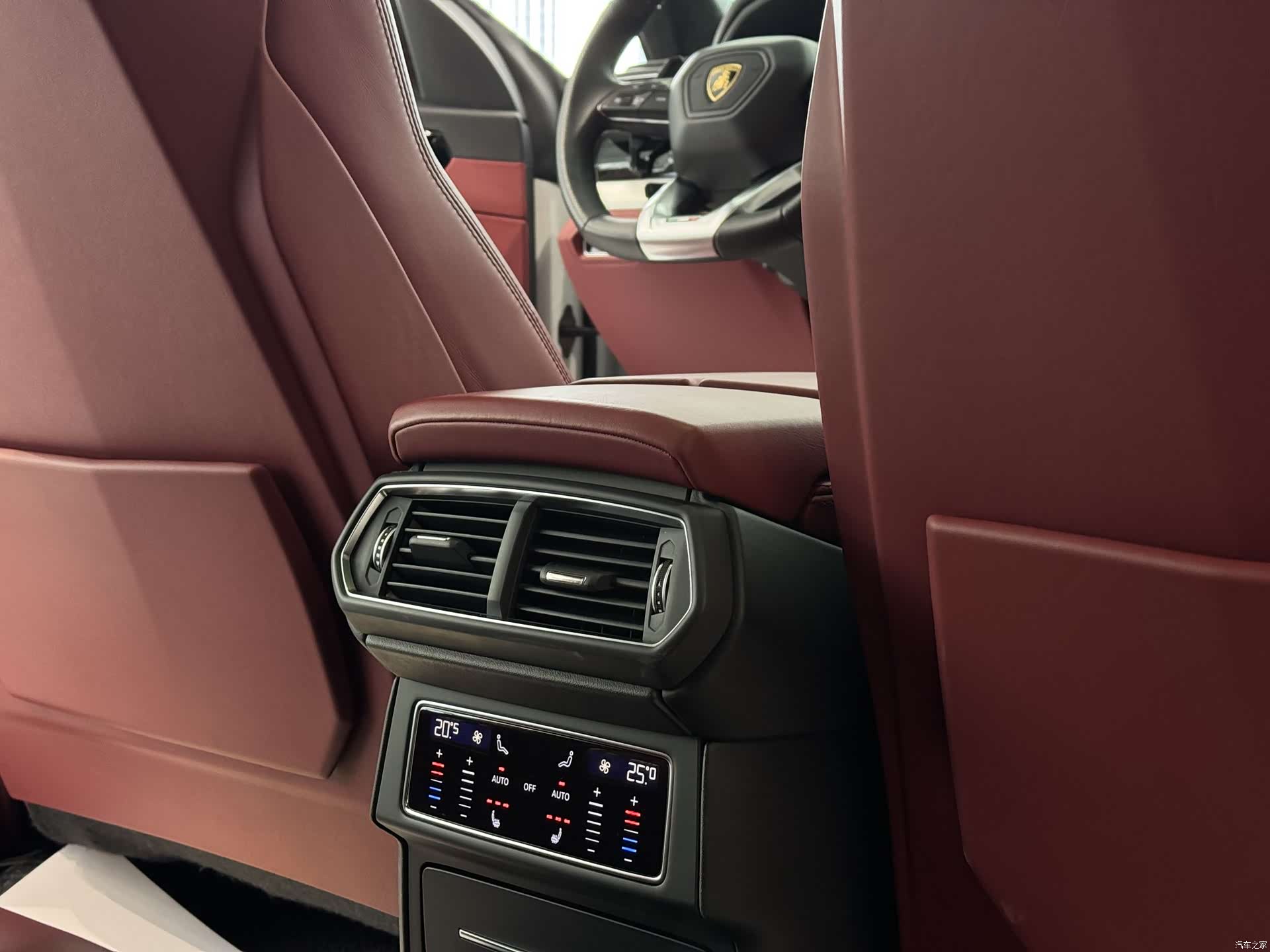 Lamborghini Urus, 2019 16