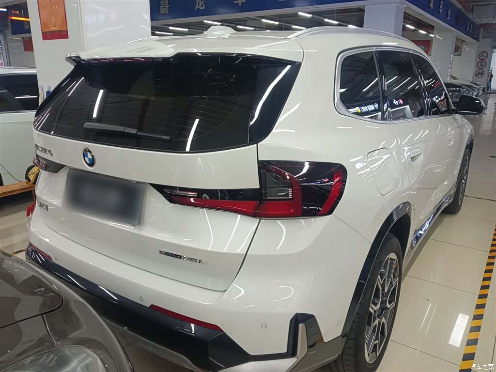 BMW X1, 2023 все фото