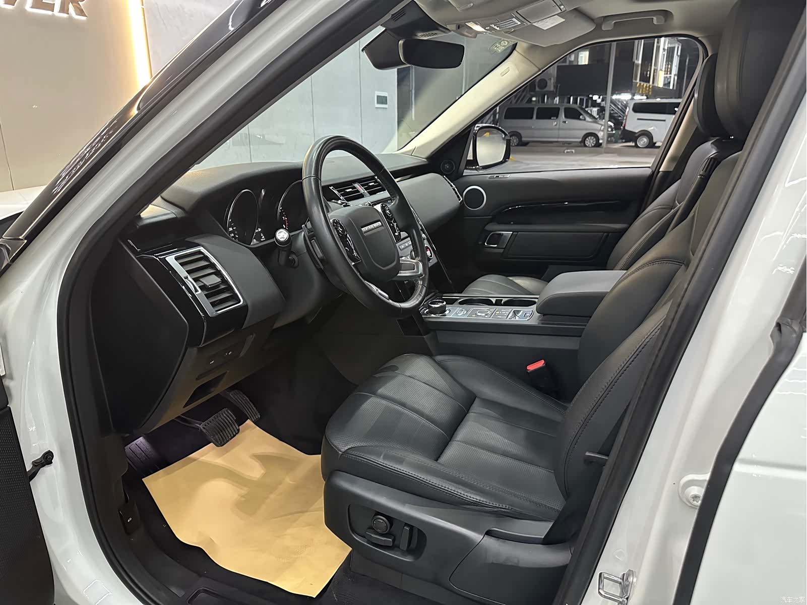 Land Rover Discovery, 2019 16