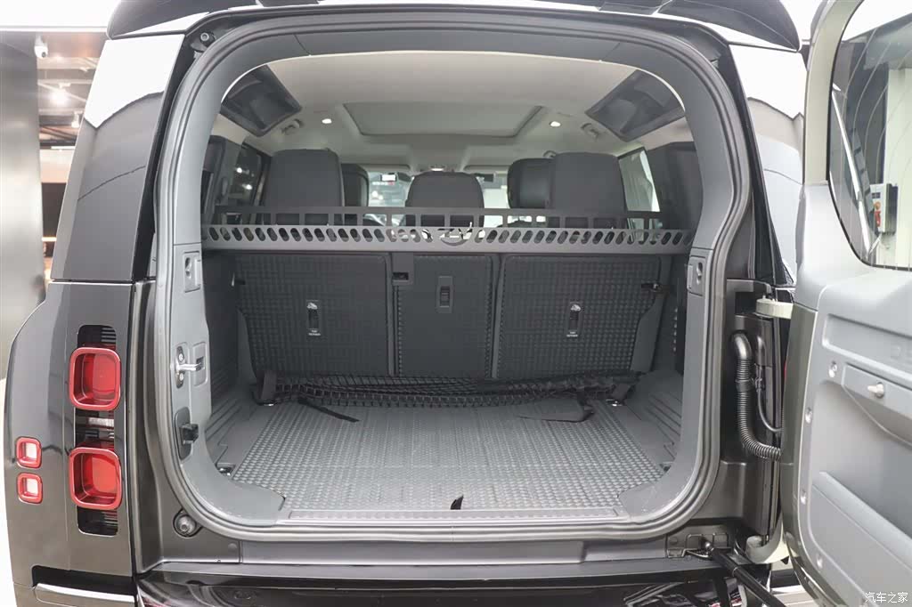Land Rover Defender, 2021 35