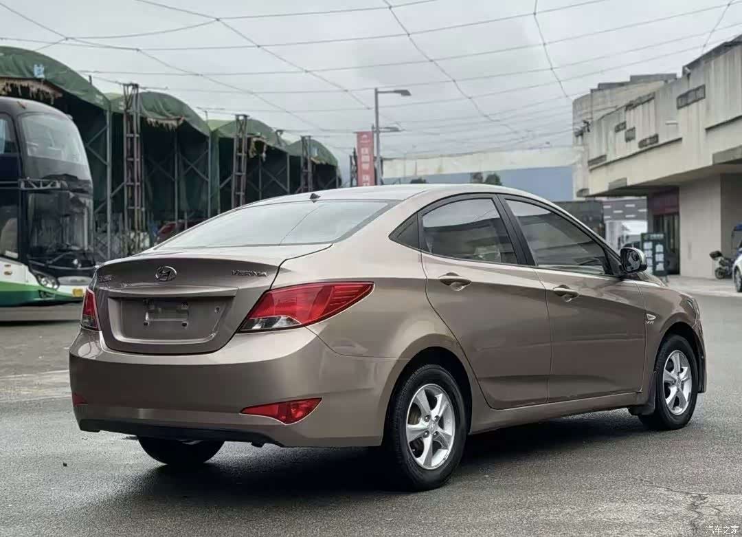 Hyundai GLS, 2016 4