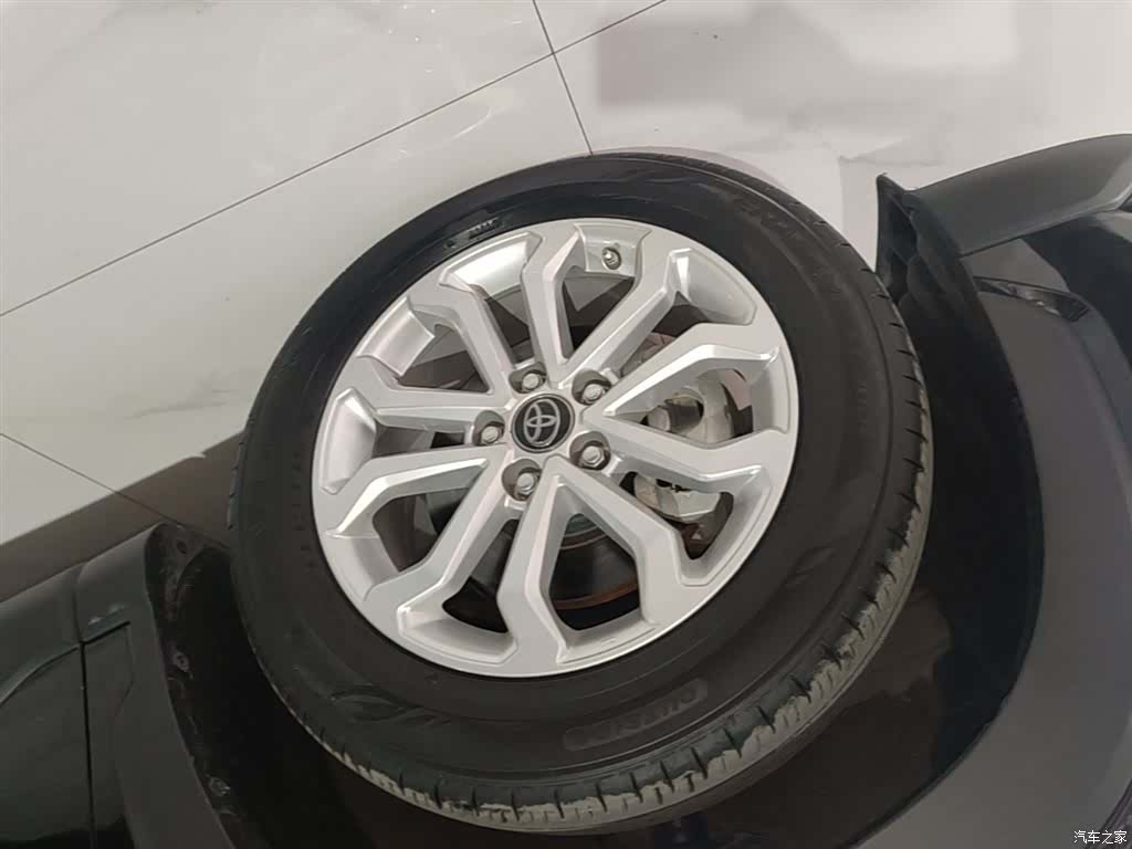 Toyota Frontlander, 2023 23