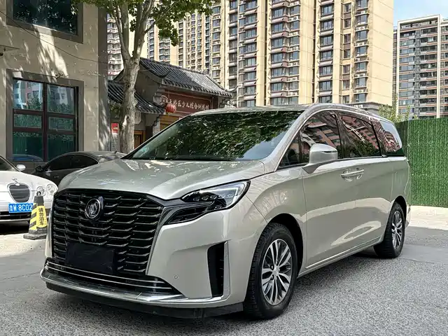 Buick GL8 2023 — купить из Китая под заказ