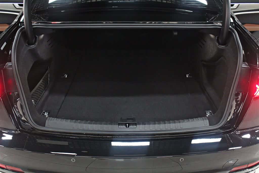 Audi A6L, 2021 13