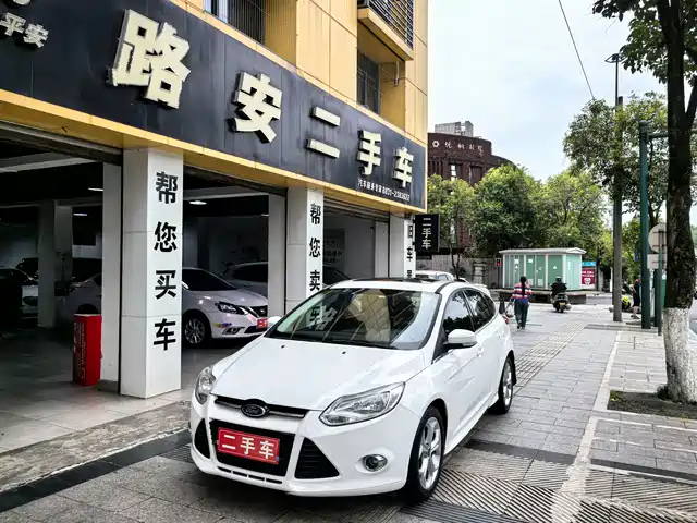 Ford Focus 2014 — купить из Китая под заказ