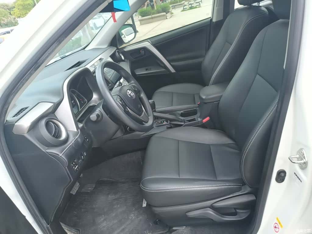 Toyota RAV4, 2018 15