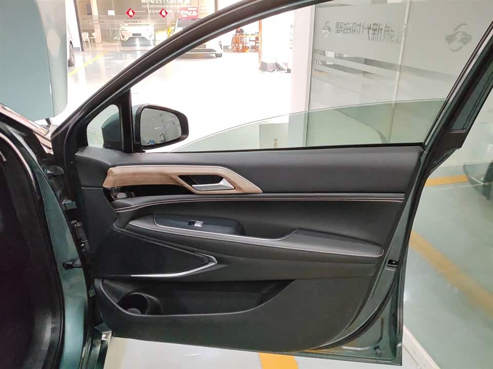 XPENG P5
