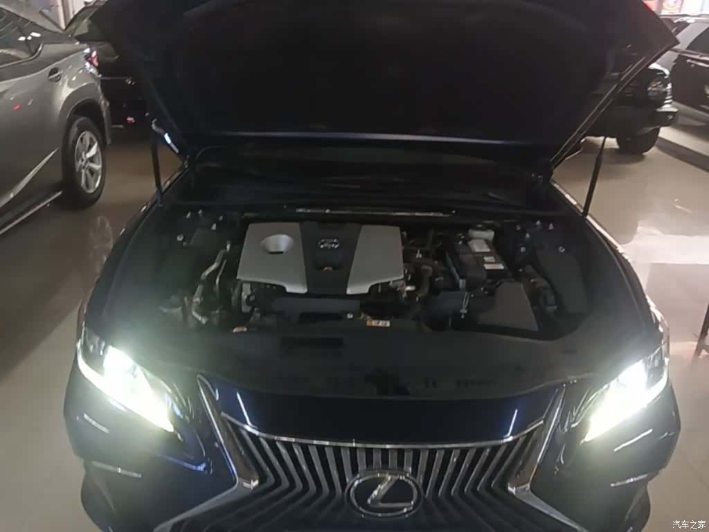 Lexus ES, 2020 20