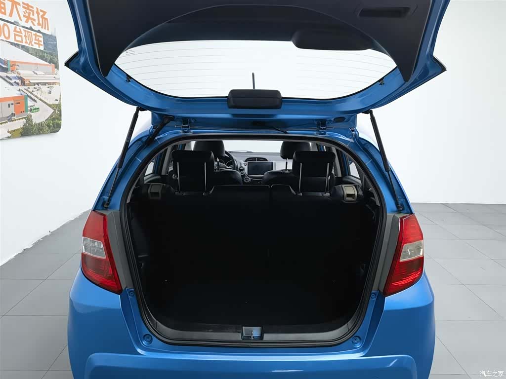 Honda Fit, 2013 16