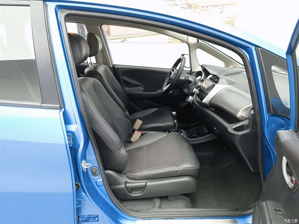 Honda Fit, 2013 23
