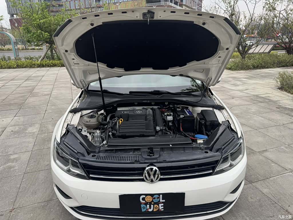 Volkswagen Lamando, 2016 11