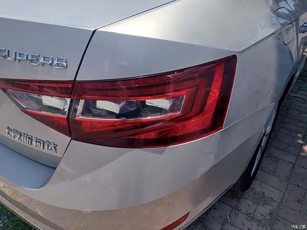 Skoda Superb, 2018 8