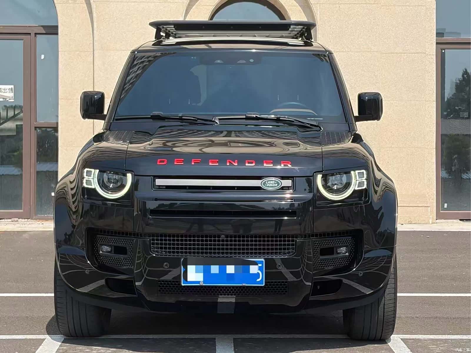 Land Rover Defender, 2024 2