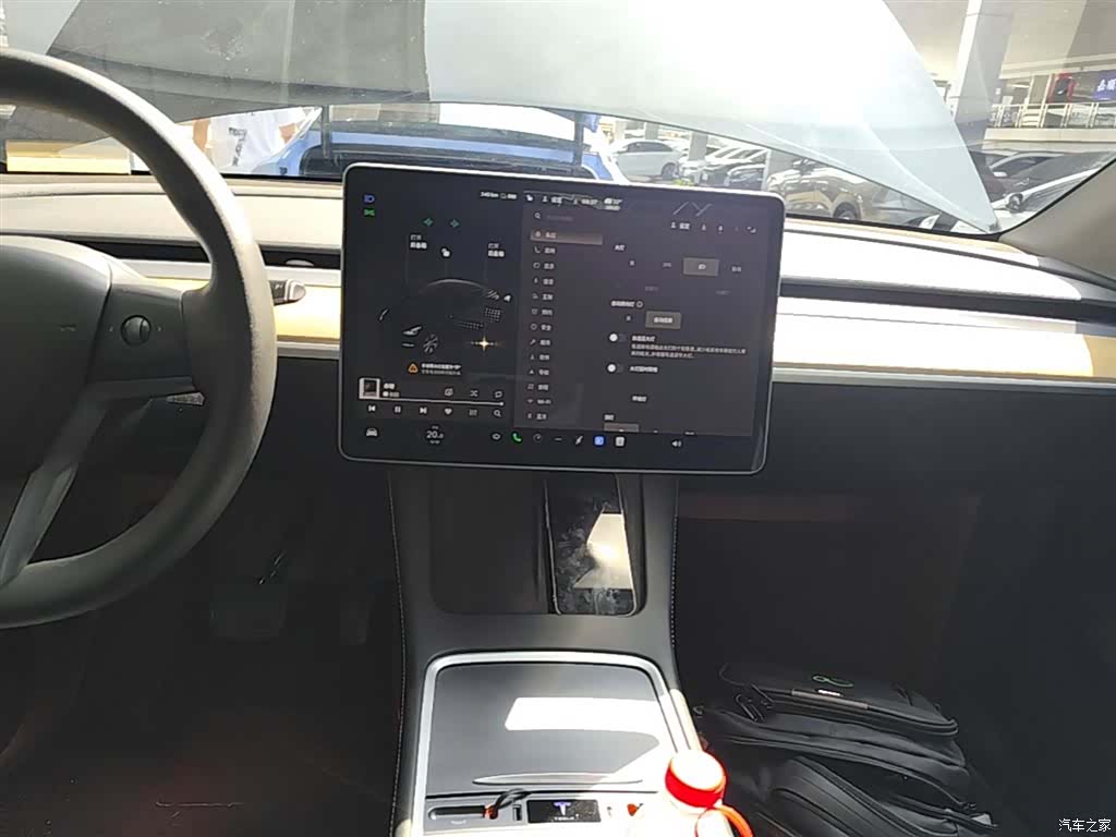 Tesla Model Y, 2023 13