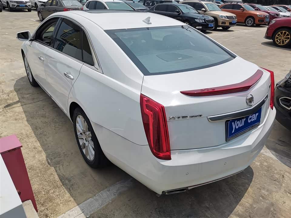 Cadillac XTS