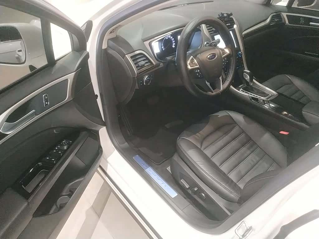 Ford Mondeo, 2016 12