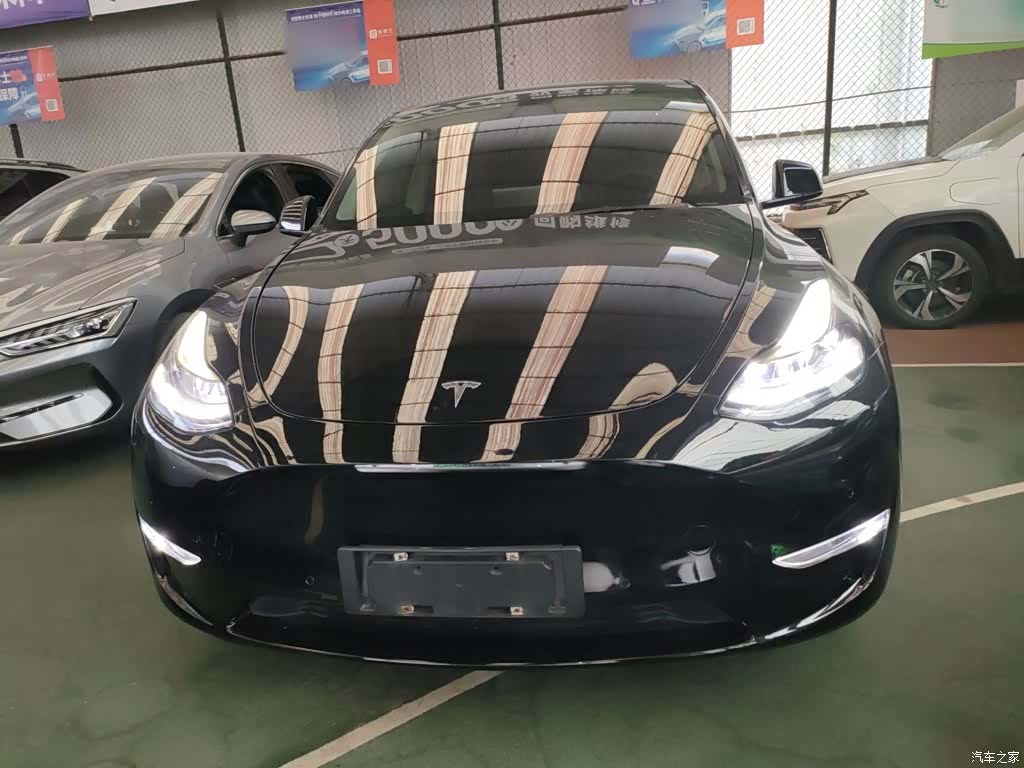 Tesla Model Y, 2021 3