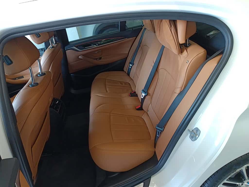 BMW 5 Series, 2018 13