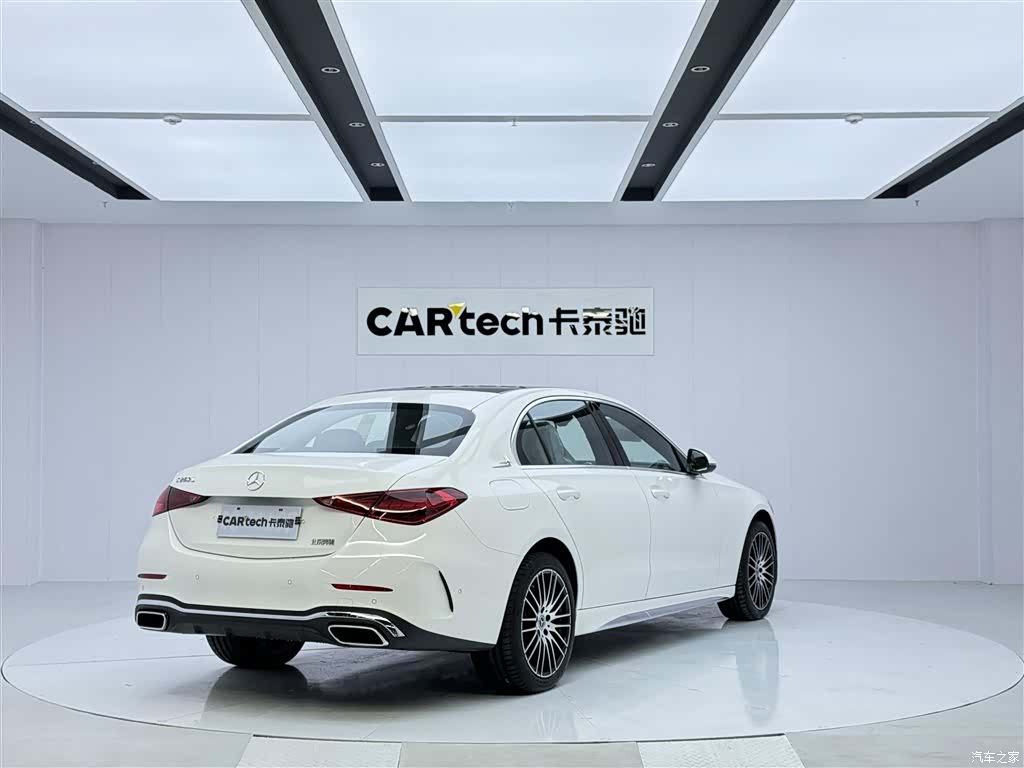 Mercedes-Benz C-Class, 2024 4