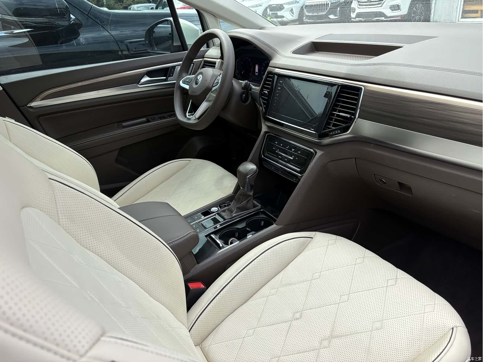 Volkswagen Viloran, 2020 14