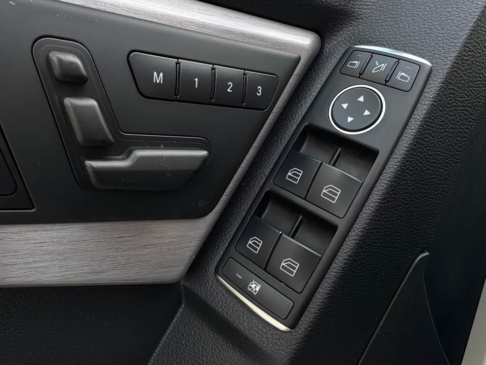 Mercedes-Benz GLK grade