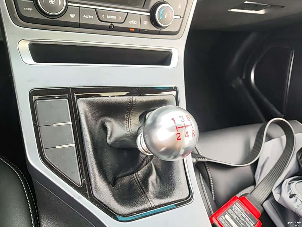 Geely Emgrand, 2018 14
