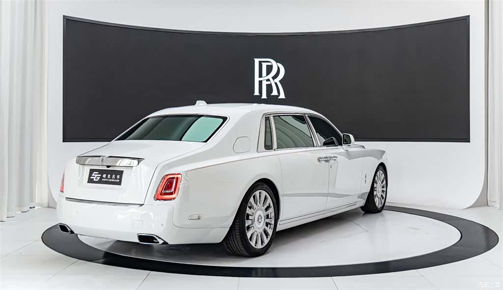 Rolls-Royce Phantom, 2019 4