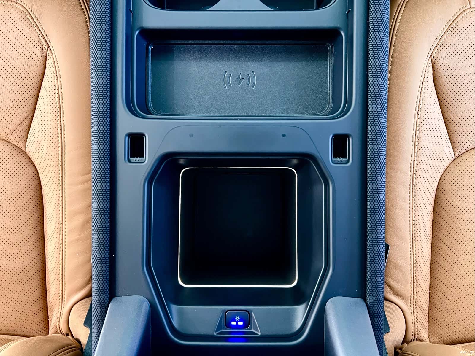 Land Rover Defender, 2024 18