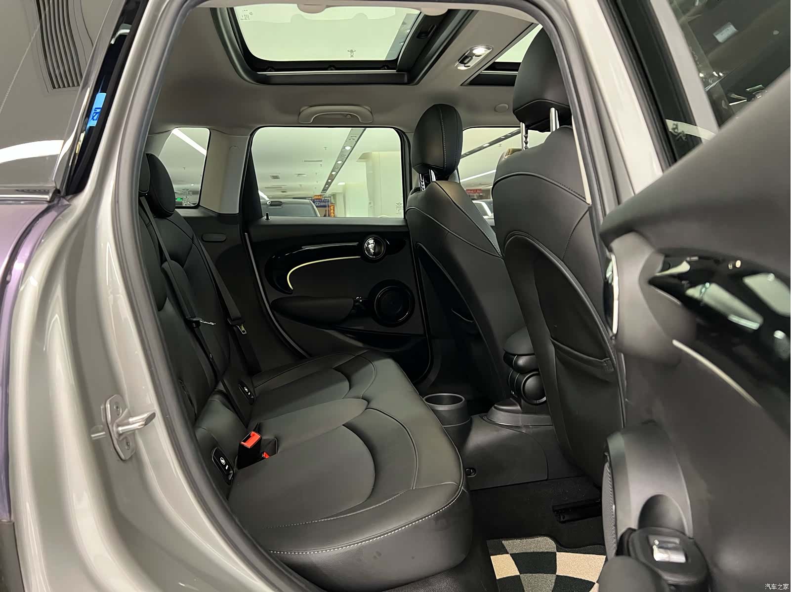 Mini Cooper, 2023 12