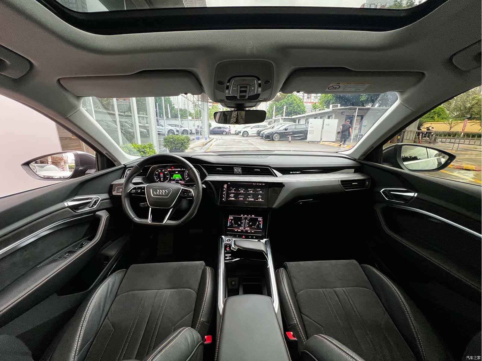 Audi e-tron, 2022 11