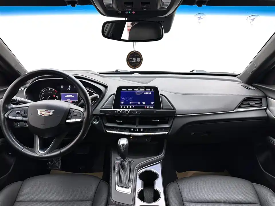 Cadillac CT4