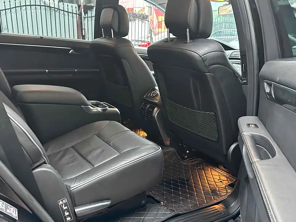 Mercedes-Benz R-class