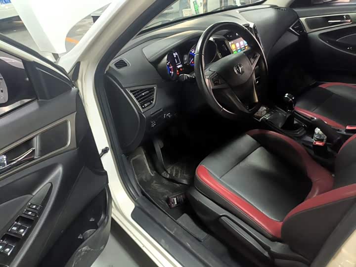 Changan Eado XT 2016 1.6L МКПП jun ku xing