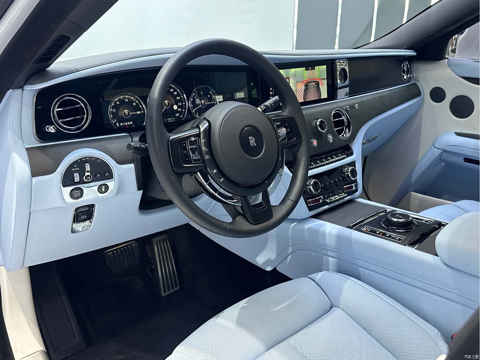 Rolls-Royce Ghost, 2025 15