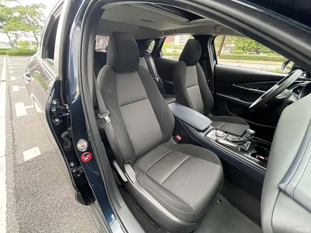 Mazda CX-30, 2021 4