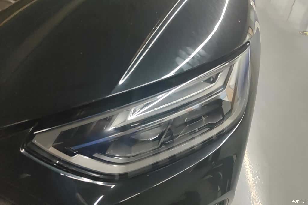 Audi Q5L, 2022 все фото