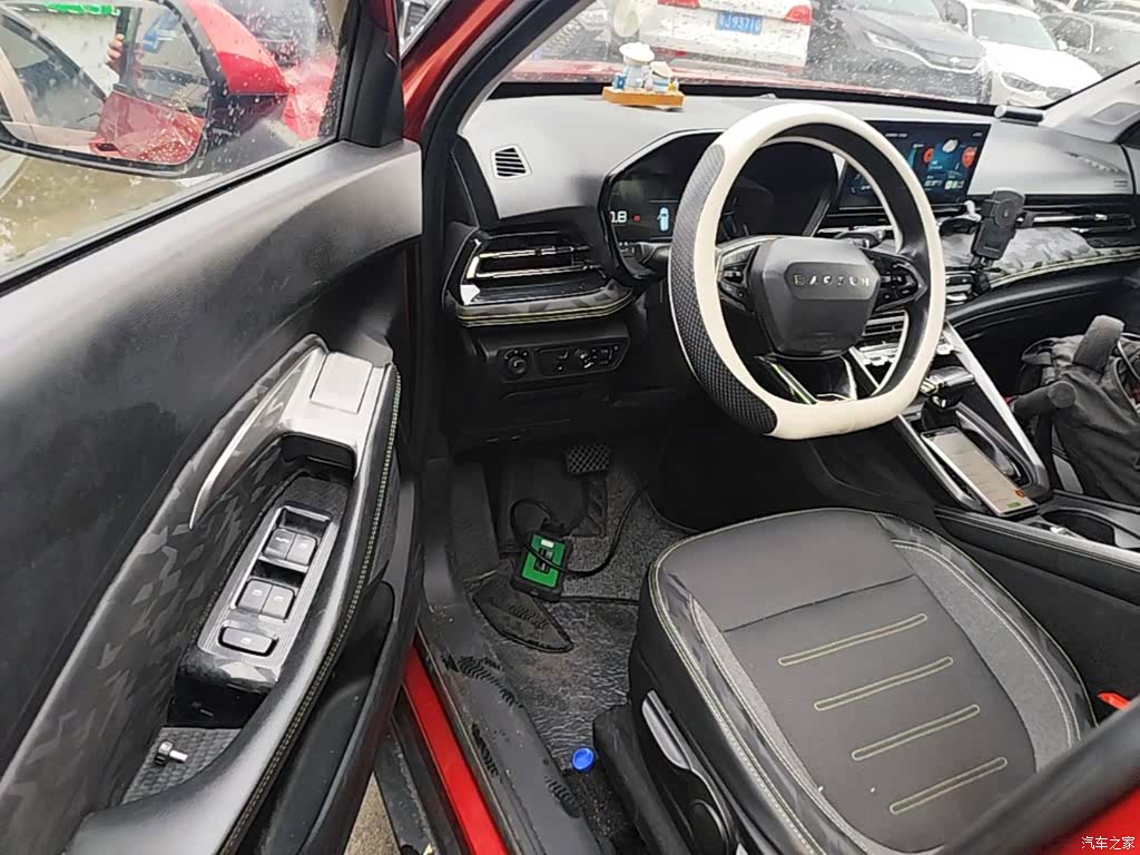 Wuling RS-3, 2021 12