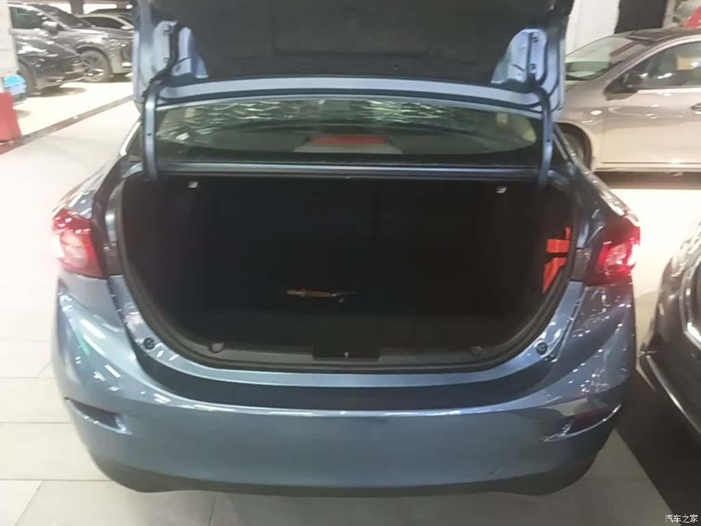 Mazda Mazda3, 2017 19