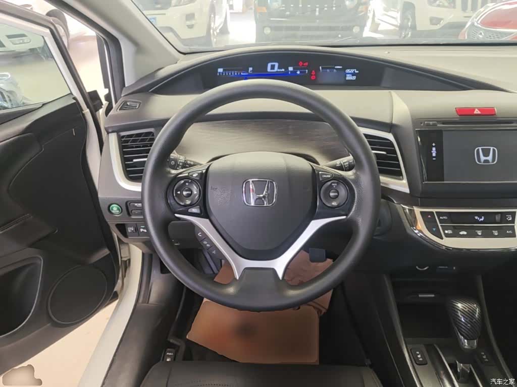 Honda Jade, 2015 11