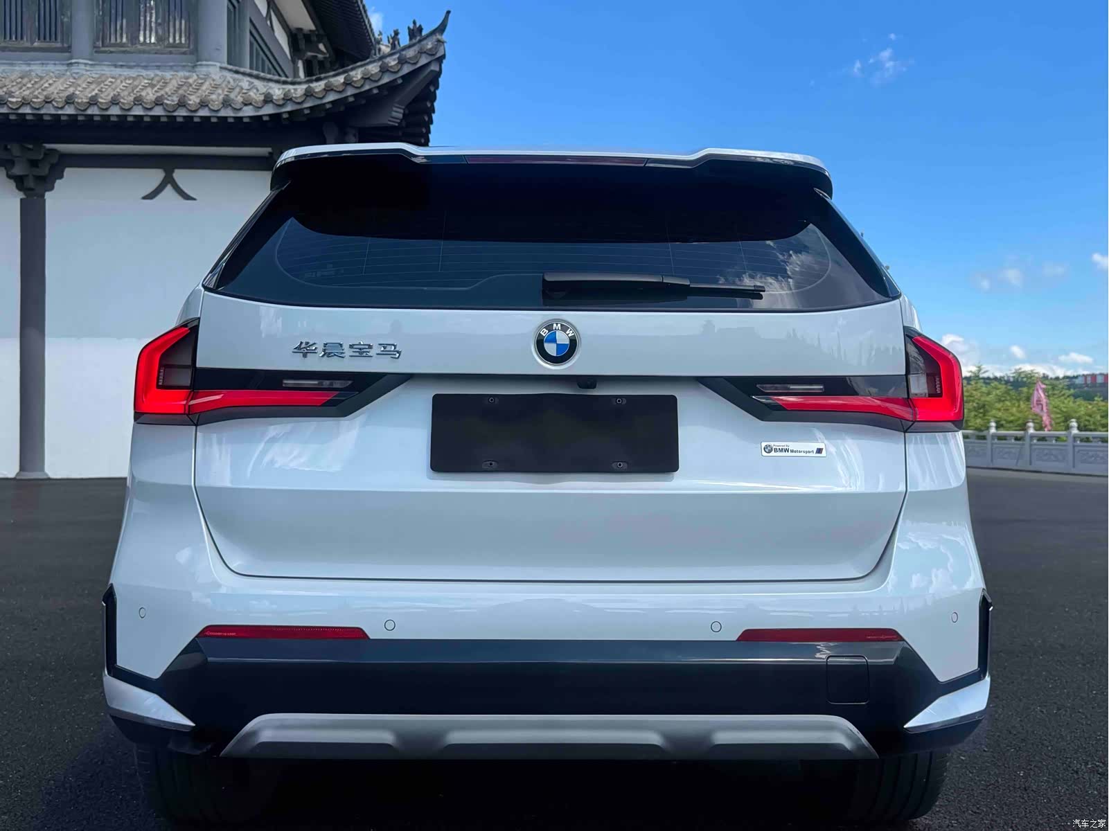 BMW X1, 2023 все фото