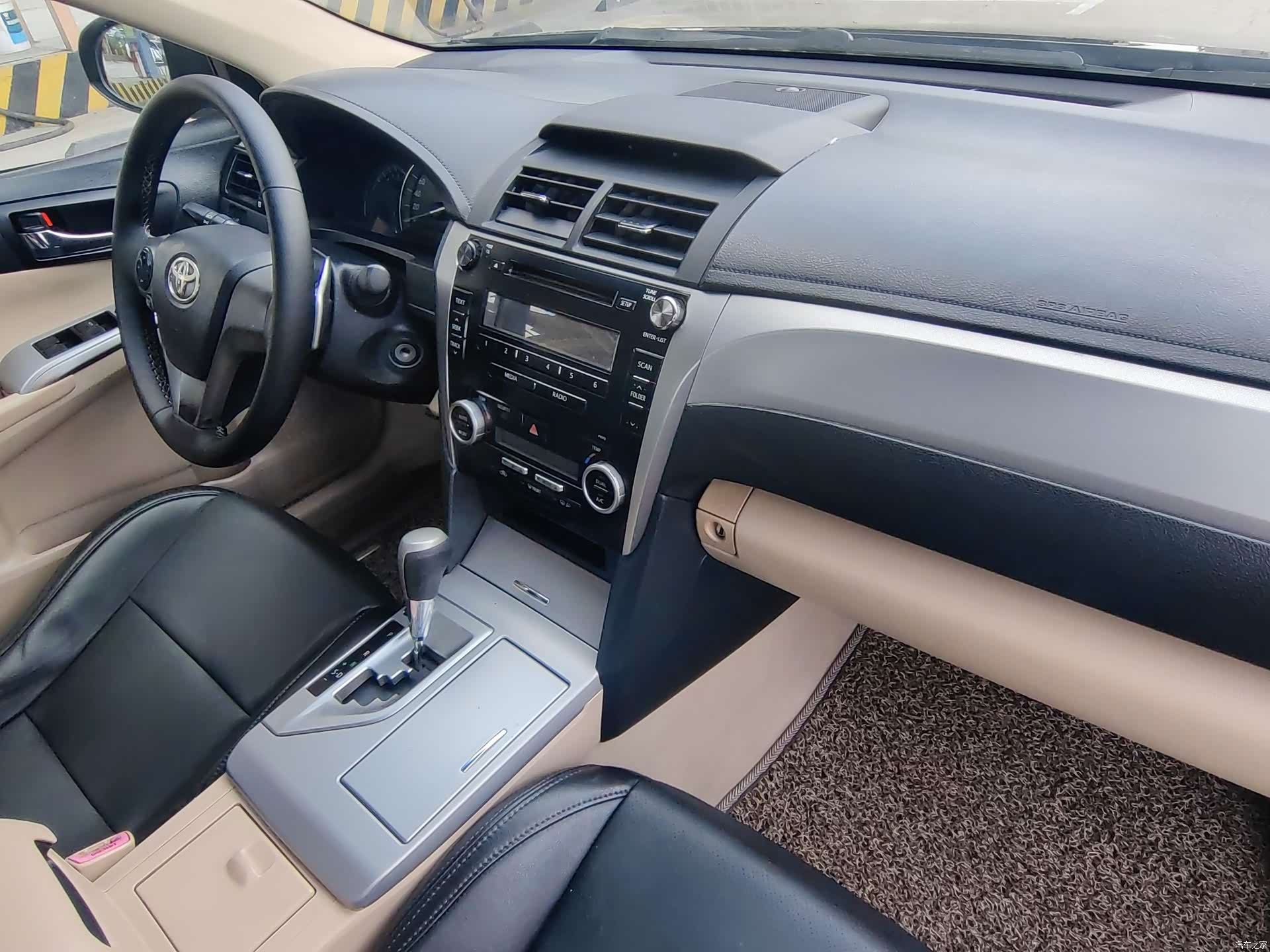 Toyota Camry, 2012 12