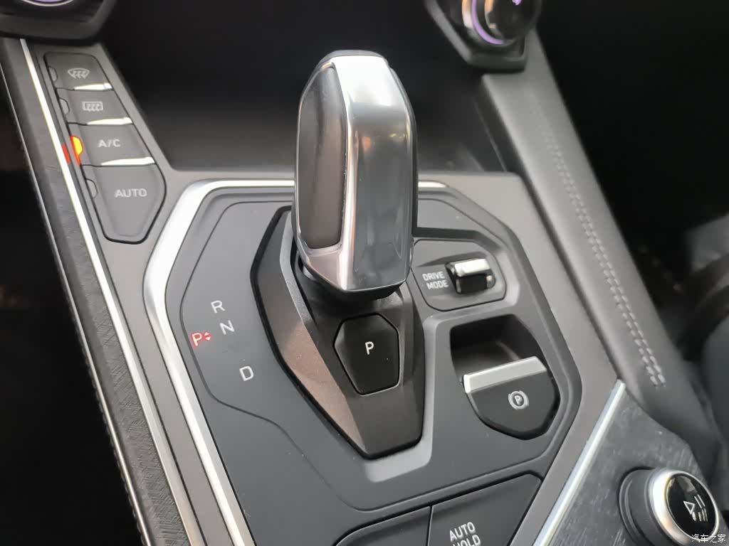 Lynk & Co 01, 2022 12