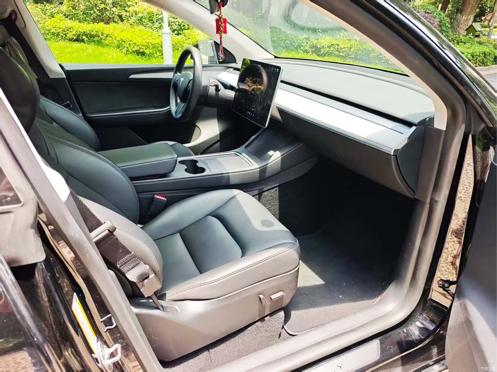 Tesla Model Y, 2024 7