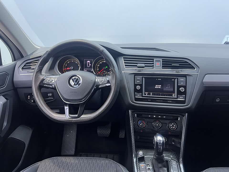 Volkswagen Tiguan L