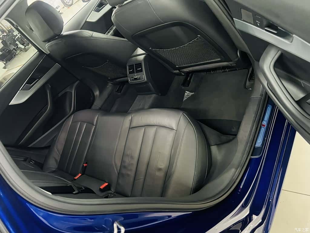 Audi A4L, 2019 8