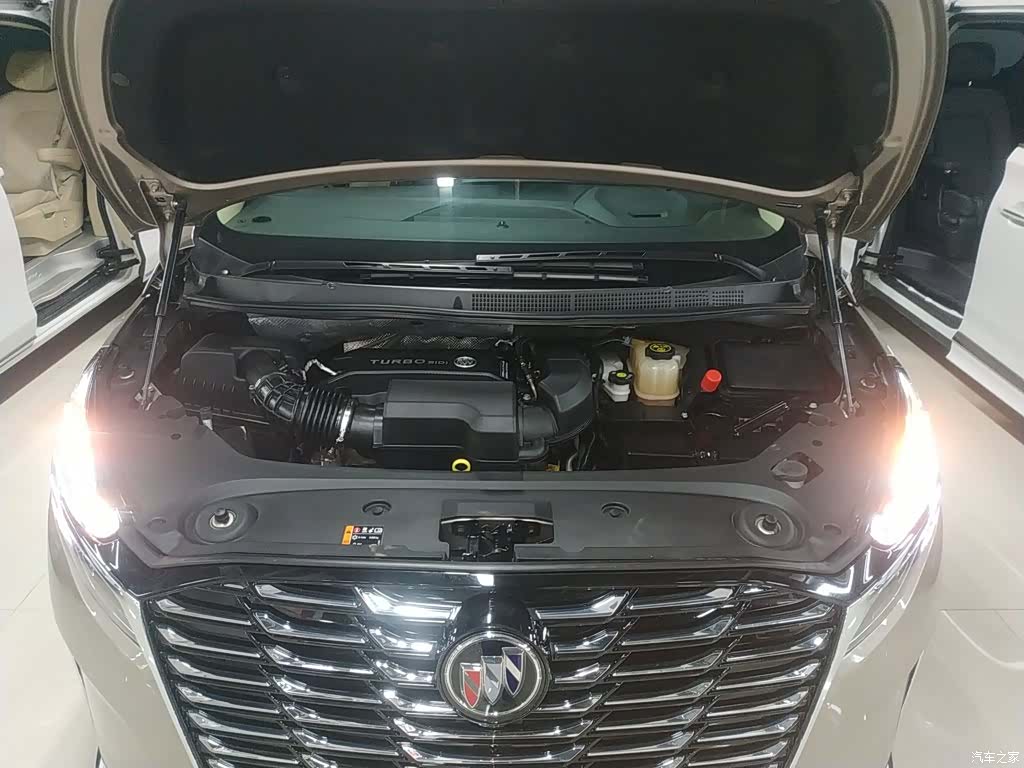 Buick GL8, 2023 10