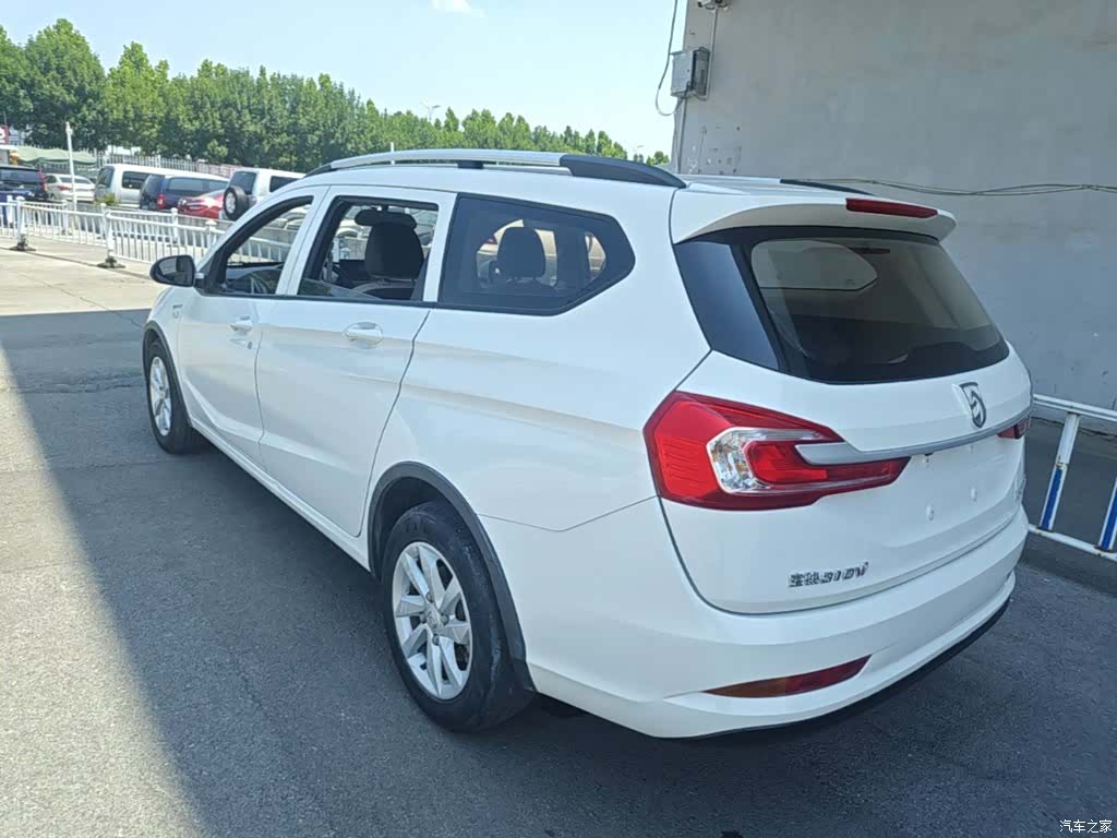 Wuling 310W, 2020 все фото